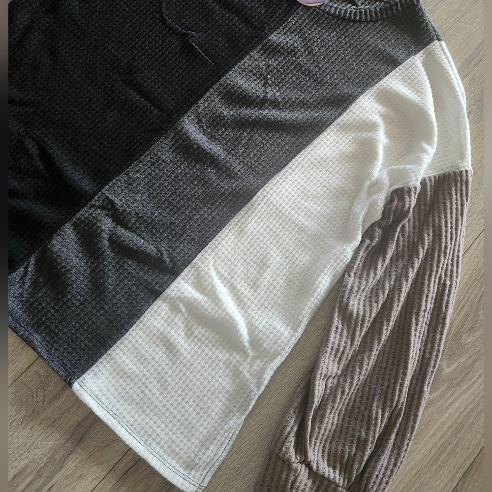PLUS SIZE Waffle Color Block Top(3X)✨️ - Picture 8 of 11